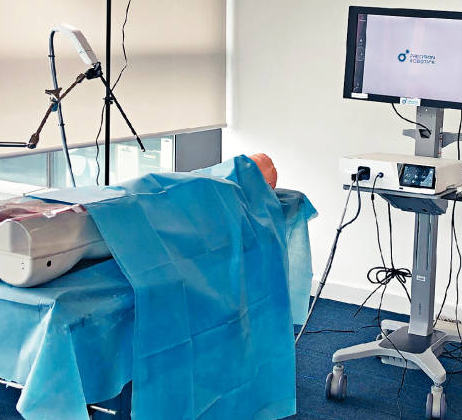 普銳醫療研發出的一次性柔性內窺鏡機械人，可讓外科醫生自如地操控，並精確進行手術。