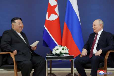 金正恩与普京上月中在俄远东阿穆尔州举行峰会。 路透社