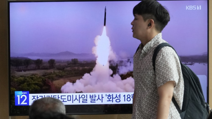 南韩指，北韩再向朝鲜半岛西部的黄海，发射多支巡航导弹。美联社