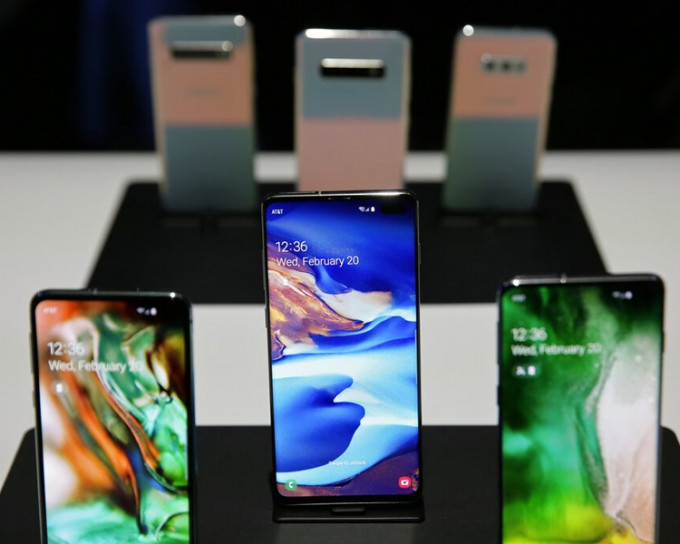 三星推出Galaxy Fold屏幕可摺疊手機。AP圖片
