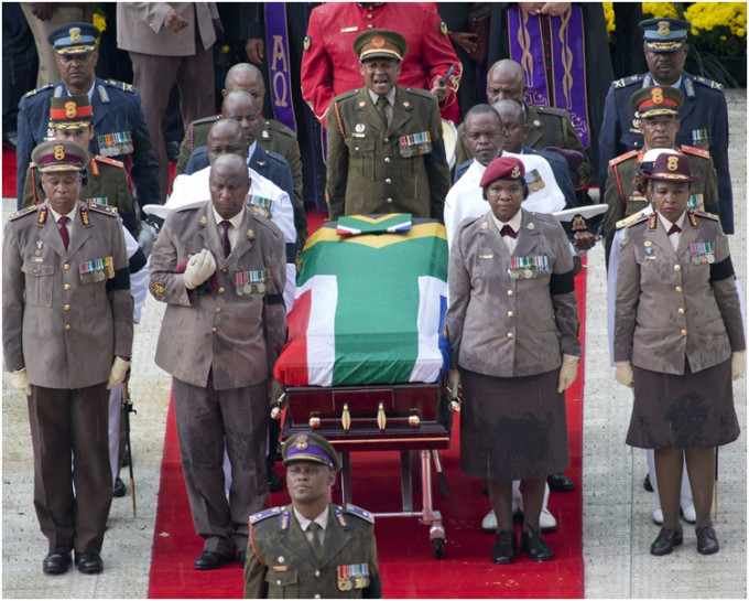 云妮丧礼以国葬形式举行。AP