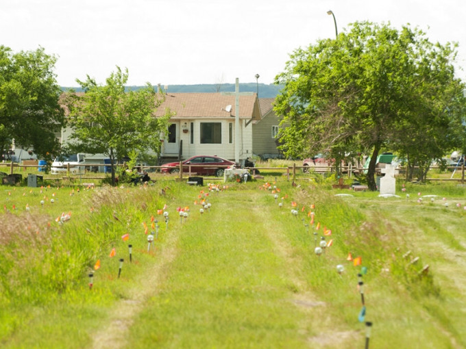 加拿大接连发现原住民寄宿学校旧址埋葬了大批人类骸骨。AP图片