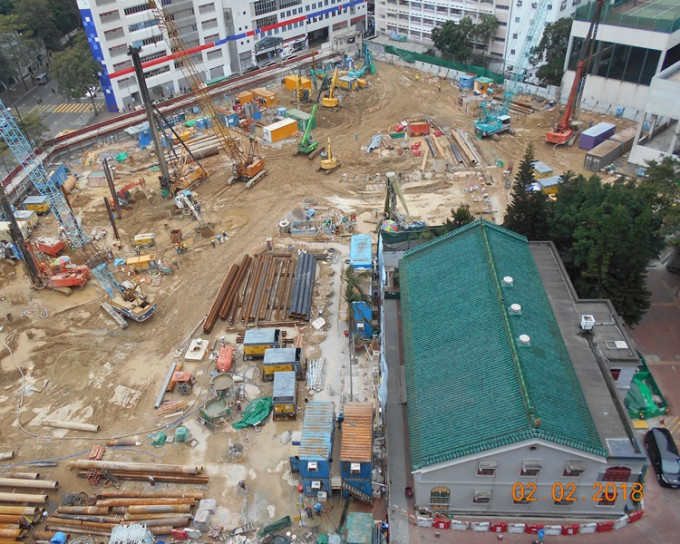 廣華醫院重建中地盤。
