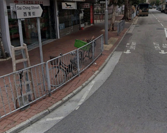警方反黑组突击搜查元朗西菁街一食肆。网图