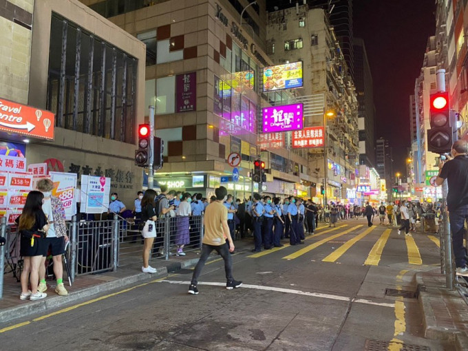 警员到场处理。香港学生媒体fb图片