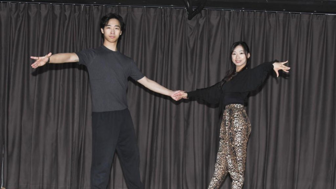 廖氏兄妹於六月登上世界運動舞蹈總會十項賽的世界第一。 本報記者攝