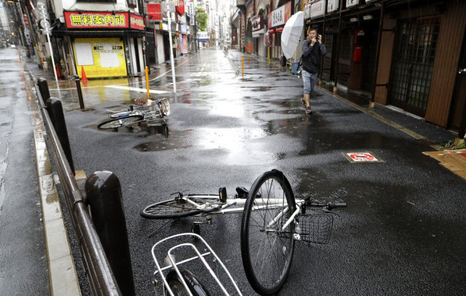 海贝思周六吹袭日本本州。AP