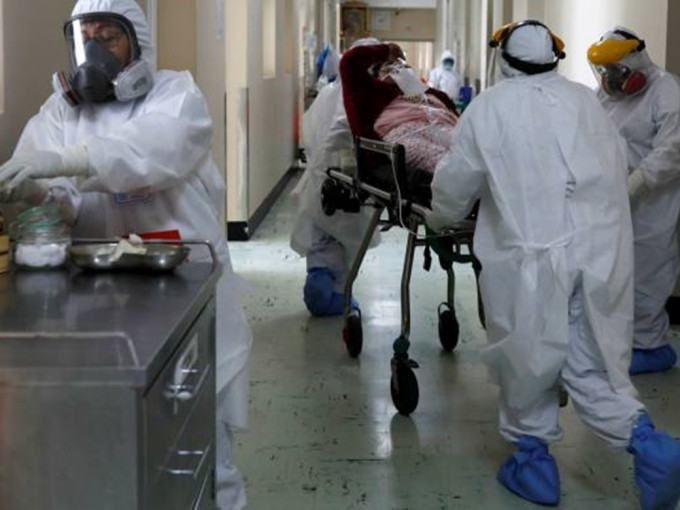 秘鲁9人涉向新冠病人兜售深切治疗床位被捕。AP资料图片，非涉事人