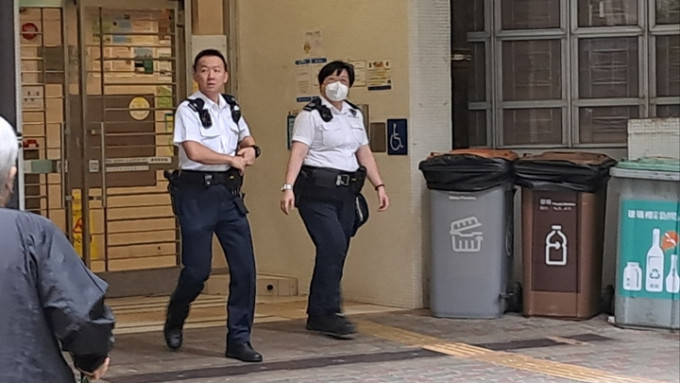 元州邨元禧樓發生傷人案，警方在場調查。