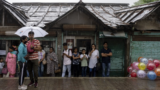 印度全國正式踏入雨季。AP圖片