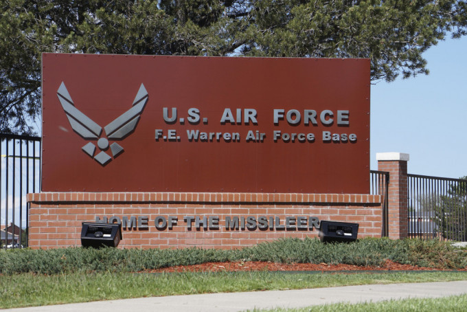 白宫禁中企拥有怀俄明州沃伦空军基地旁的土地，图为沃伦空军基地入口。美联社