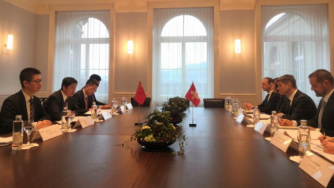 孙晓波与瑞士外交部国际安全司司长吕兴格举行新一轮军控与防扩散磋商。外交部