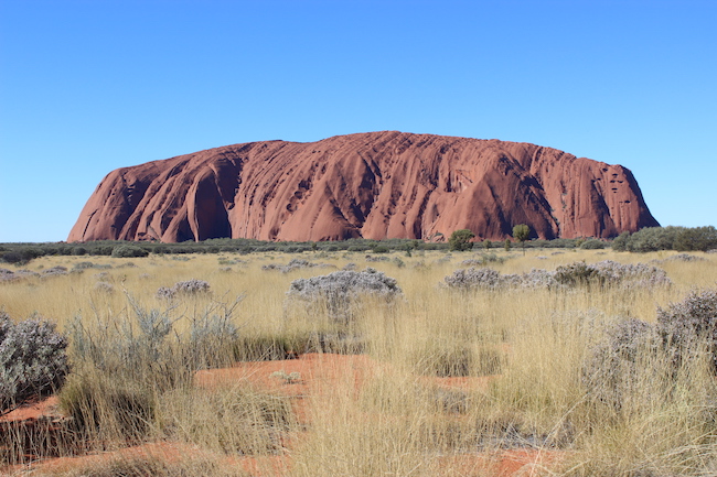 澳州地標性景點艾爾斯岩將於今年10月26日起永久關閉。　網圖