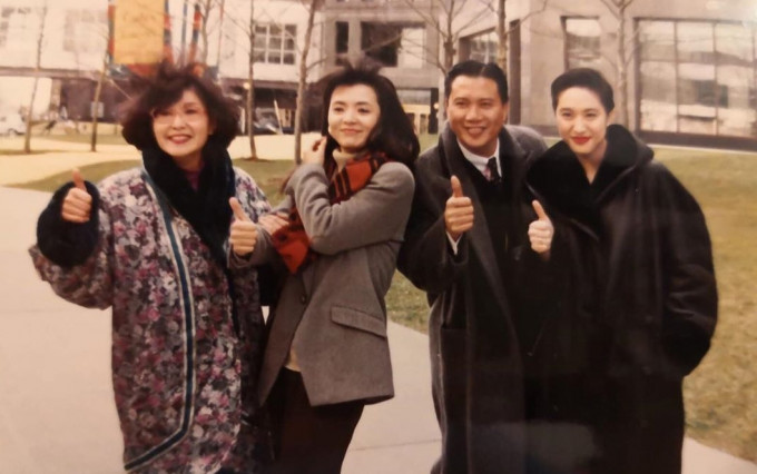 司棋姐跟陈玉莲、万梓良、陈法蓉当年喺美国拍重头剧《巨人》外景。