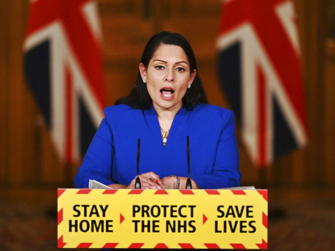 英国内政大臣彭黛玲呼吁民众应遵守抗疫措施。AP图片