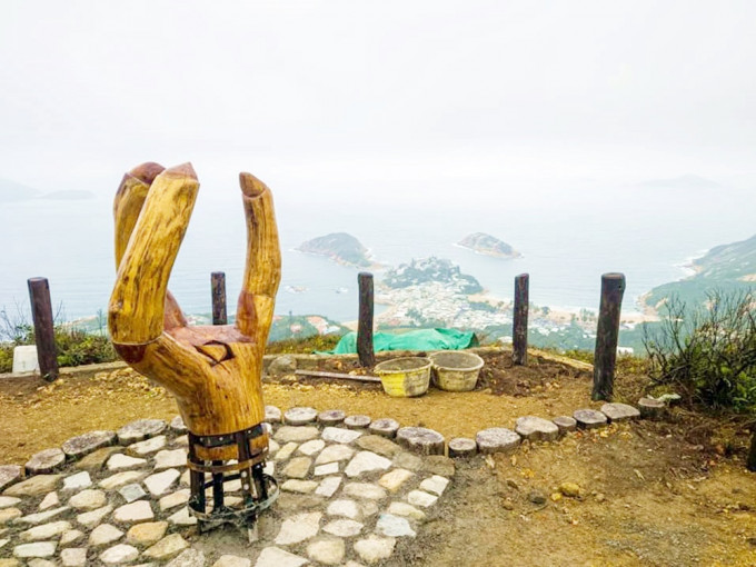 石澳龍脊驚現「3指怪爪」。香港行山遠足之友(吹水山谷)圖片