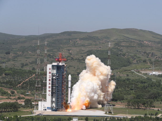 吉林一号宽幅01B卫星发射升空。新华社图片