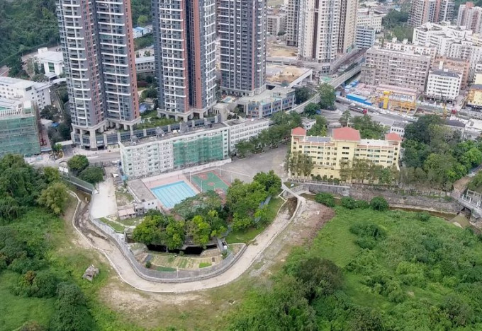 沙头角一幅土地疑遭内地人员越境占用。传真社图片。