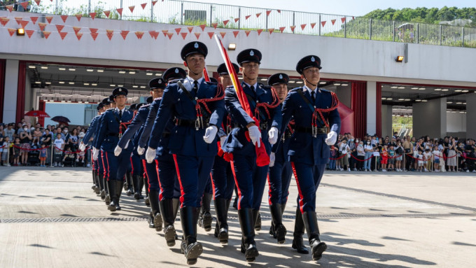 纪律部队联同青少年团体举行「庆祝中华人民共和国成立74周年纪律部队及青少年团体汇操暨嘉年华」。保安局fb