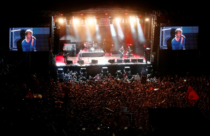 德国有民众举行反种族歧视音乐会，约6.5万人参与。(网图)