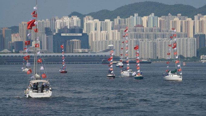 香港菁英会联同香港游艇会举办「乘风破浪廿五载，菁彩旅程再启航」帆船巡游活动。