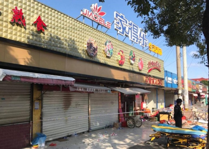 上海一間超市今早發生倒塌意外，多人被埋。