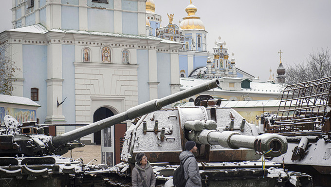 俄军袭乌能源设施背景下，基辅迎来初雪。AP