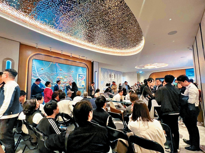 南首昨日展開第三輪銷售，截至下午5時已售出55%單位。