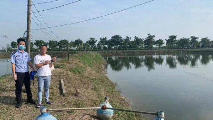 杭州兩名男子因偷釣水魚被捕，兩人聲稱只為自娛而作案。網上圖片