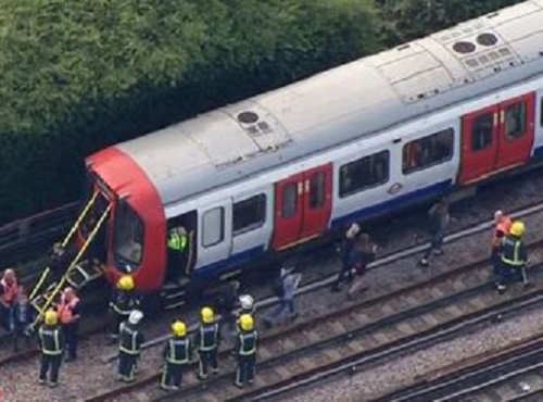 倫敦地鐵恐襲事件，警方已拘捕了一名18歲疑犯。 網上圖片