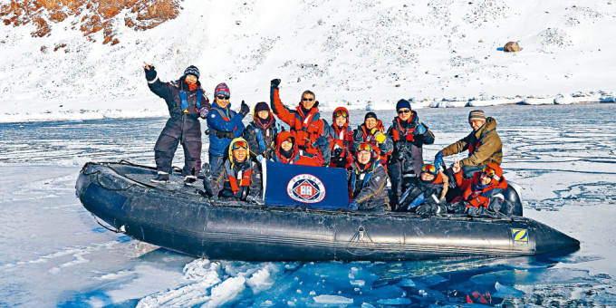 培中早年在极地专家的校监何建宗推动下，举办了11日「北极科研考察之旅」。