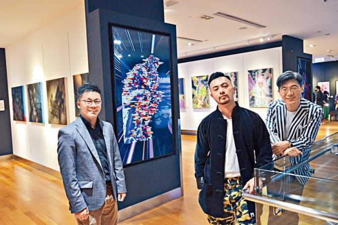 陳易希(左)及其科研團隊上月開發了全新NFT交易平台「Only and 1」，以電子畫廊形式與本地藝術家合作。