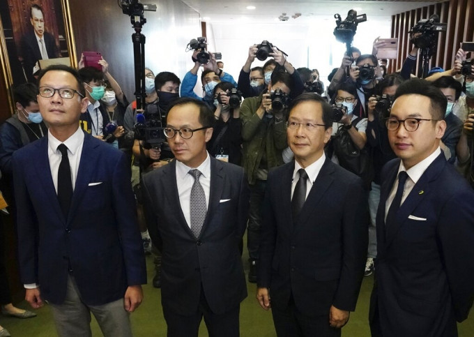新華社斥被4名被撤銷資格的議員背叛香港和國家，勾結外國尋求制裁。AP