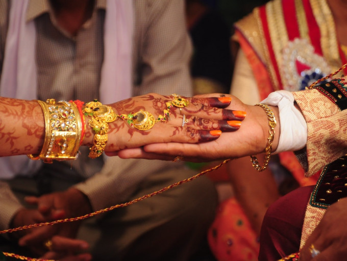 包办婚姻在印度十分普遍。unsplash图片(示意图)