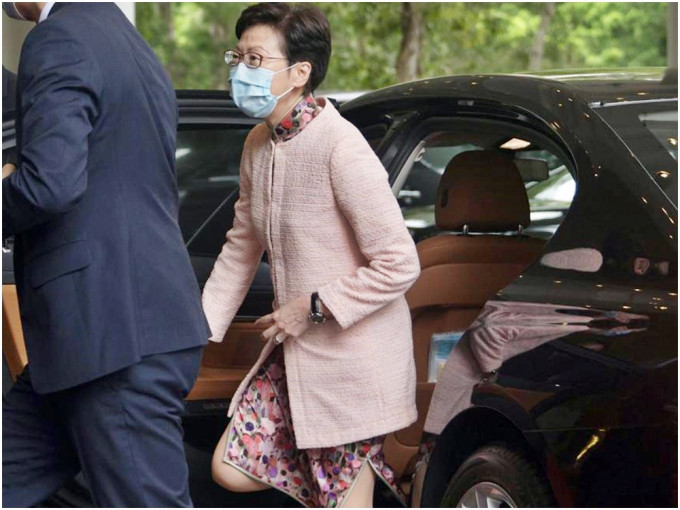 林鄭月娥早上抵達位於金鐘的香港會場。