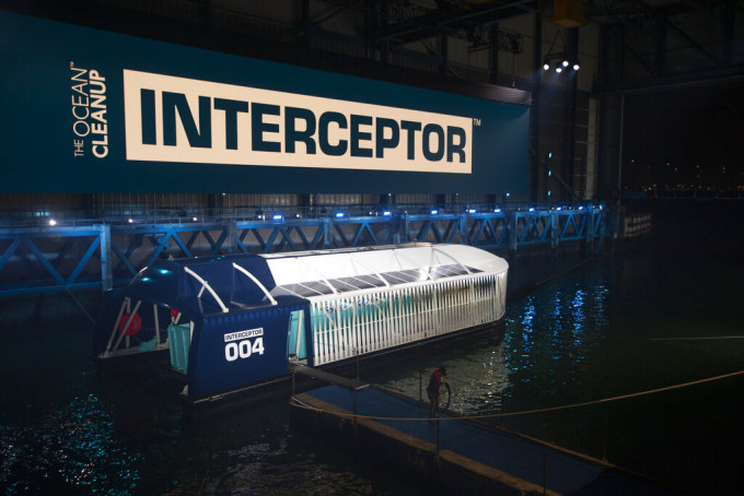 The Interceptor是一种可扩展的大型设备。  AP