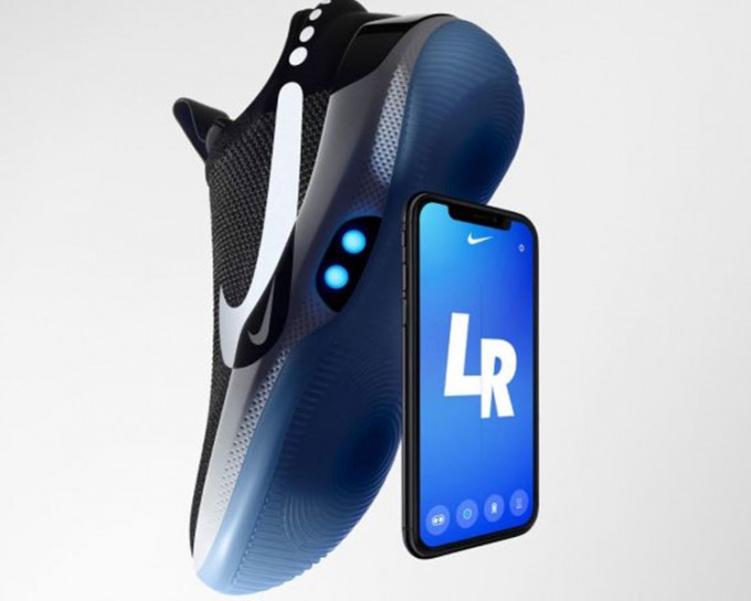 Nike推出智能籃球鞋，可用手機應用程式調鬆緊。Nike