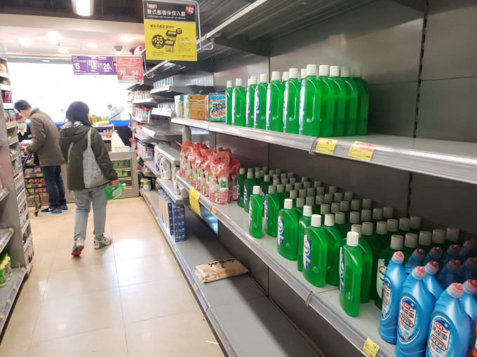 超市有消毒水、洗手液、搓手液到货。