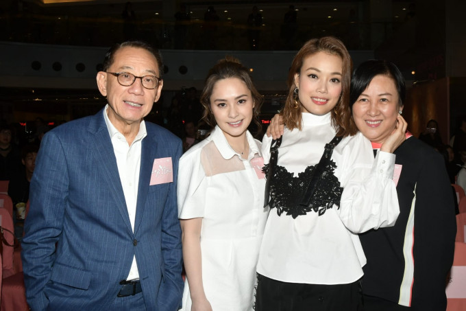 祖兒（右二）表示，全公司人也全力支持阿Sa奪得香港電影金像獎影后寶座。