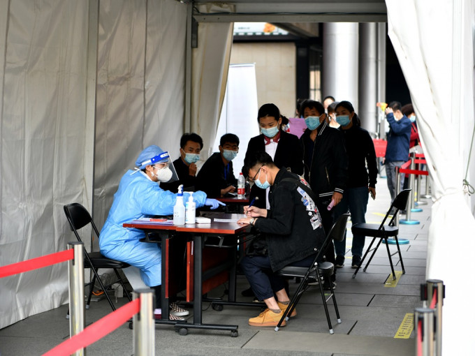 北京的疫苗接種率已超過5成，為內地省市之首。新華社圖片