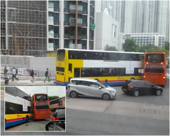  两车横亘在路中心。 图:香港交通突发报料区