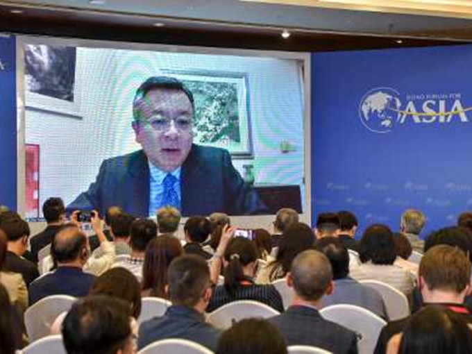 李波今年4月在博鳌亚洲论坛年会上透过视频发言。新华社资料图片