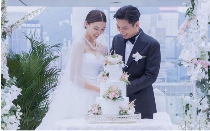 薛世恒日前与Cherie在双方父母及亲友见证下举行婚礼。