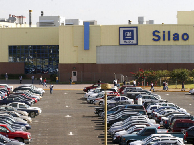 位于墨西哥中部锡劳市的厂房每年为通用汽车生产数以千计的小型货车。AP资料图片