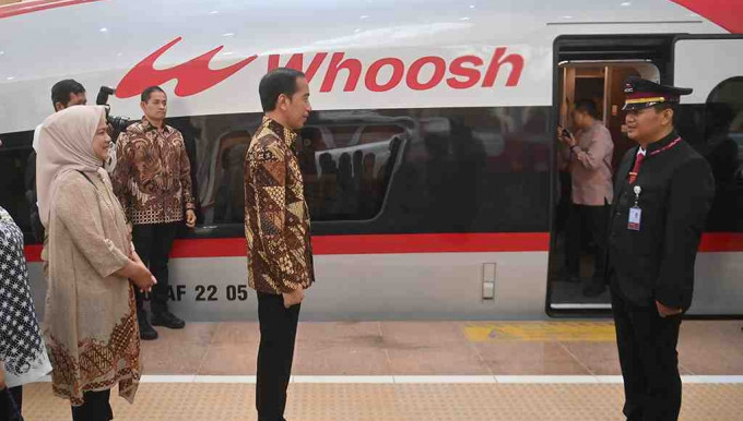 印尼總統親自宣布雅萬高鐵正式投入服務。