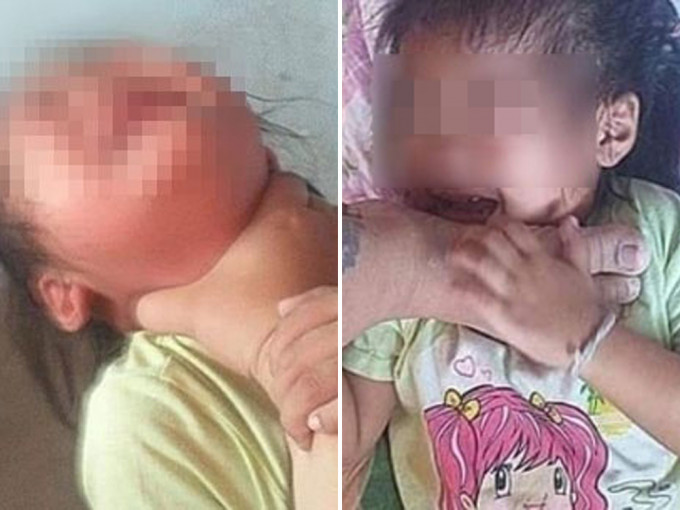 泰國一位狠母虐待3歲親女，緊掐著女兒頸部，又用腳踩在女兒臉頰上。（網圖）