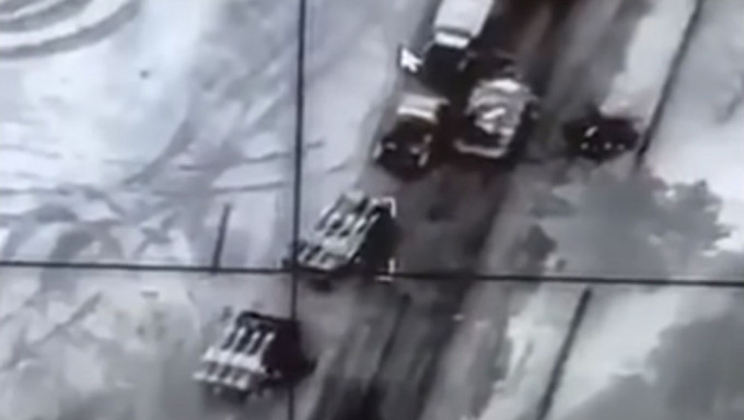 烏克蘭無人機成功襲擊俄防空導彈車隊畫面曝光。