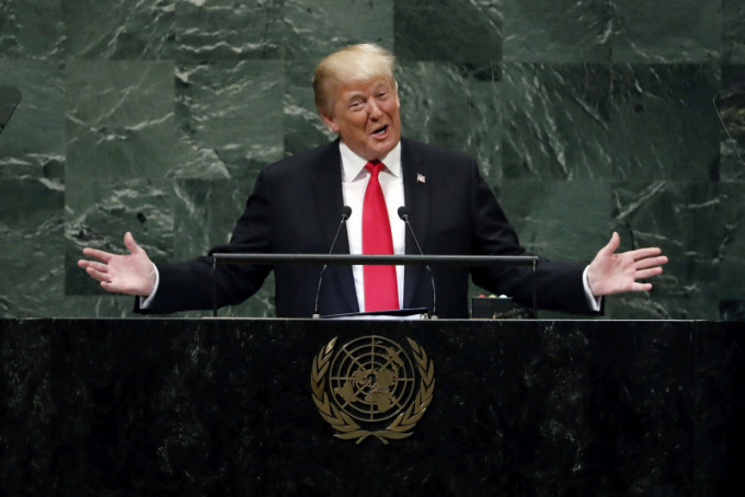 特朗普昨天在联合国大会发表演讲期间，自跨政绩比任何一位美国前总统都要多，引来在场一阵笑声。AP
