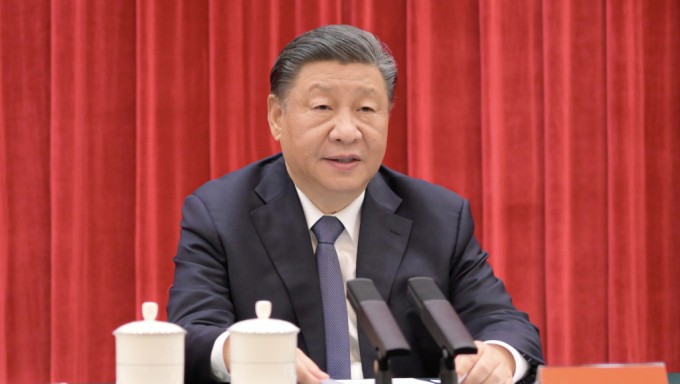 中共中央在北京人民大会堂举行纪念毛泽东诞辰130周年座谈会，国家主席习近平发表重要讲话。 新华社