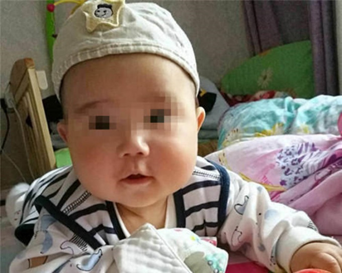成都一名六月大嬰兒撞車導致腦死亡，父母捐出嬰兒器官救兩人。網上圖片